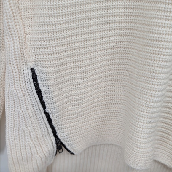 bar lll women’s cream colored sweater‎ with zipper size, long sleeve, size XS - Picture 2 of 7